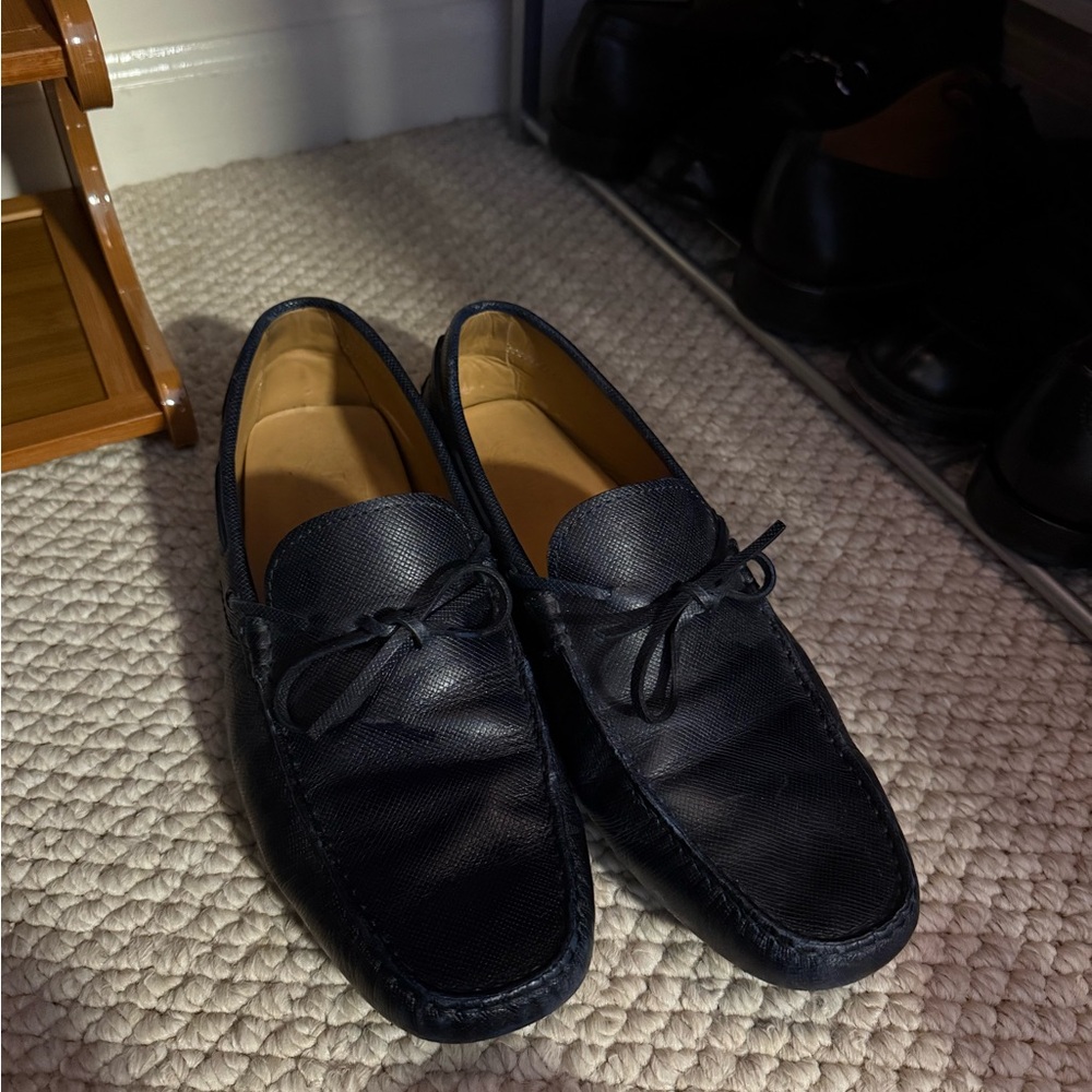 Tod's Elegant Navy Loafers